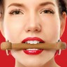 Красный кляп Wooden Bridle с деревянным трензелем