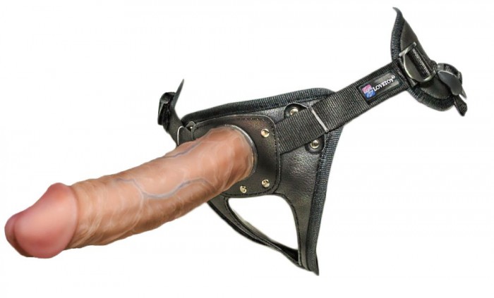 Насадка-фаллоимитатор на кожаных трусиках Harness Ultra Realistic 8  - 20 см.